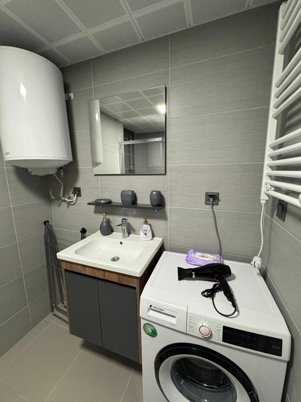 Sky Lux Point Appartement Skopje Buitenkant foto